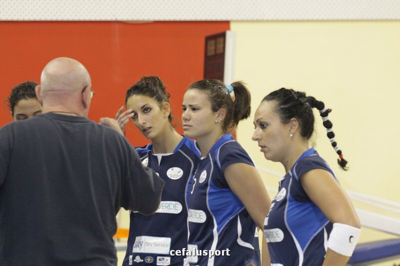 111030 volley 159_tn.jpg